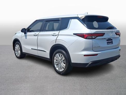 Used 2022 Mitsubishi Outlander ES AWD/4WD image 6