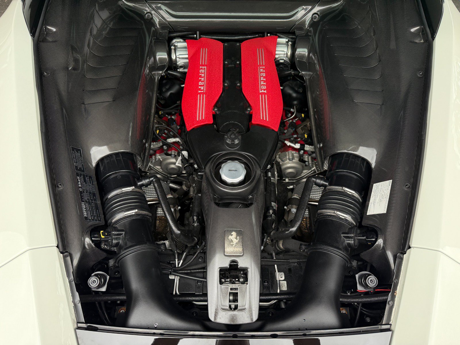 Used 2016 Ferrari 488 GTB RWD image 40