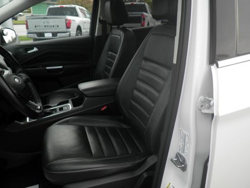 Used 2017 Ford Escape Titanium image 14