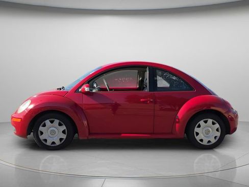Used 2010 Volkswagen Beetle Coupe image 3