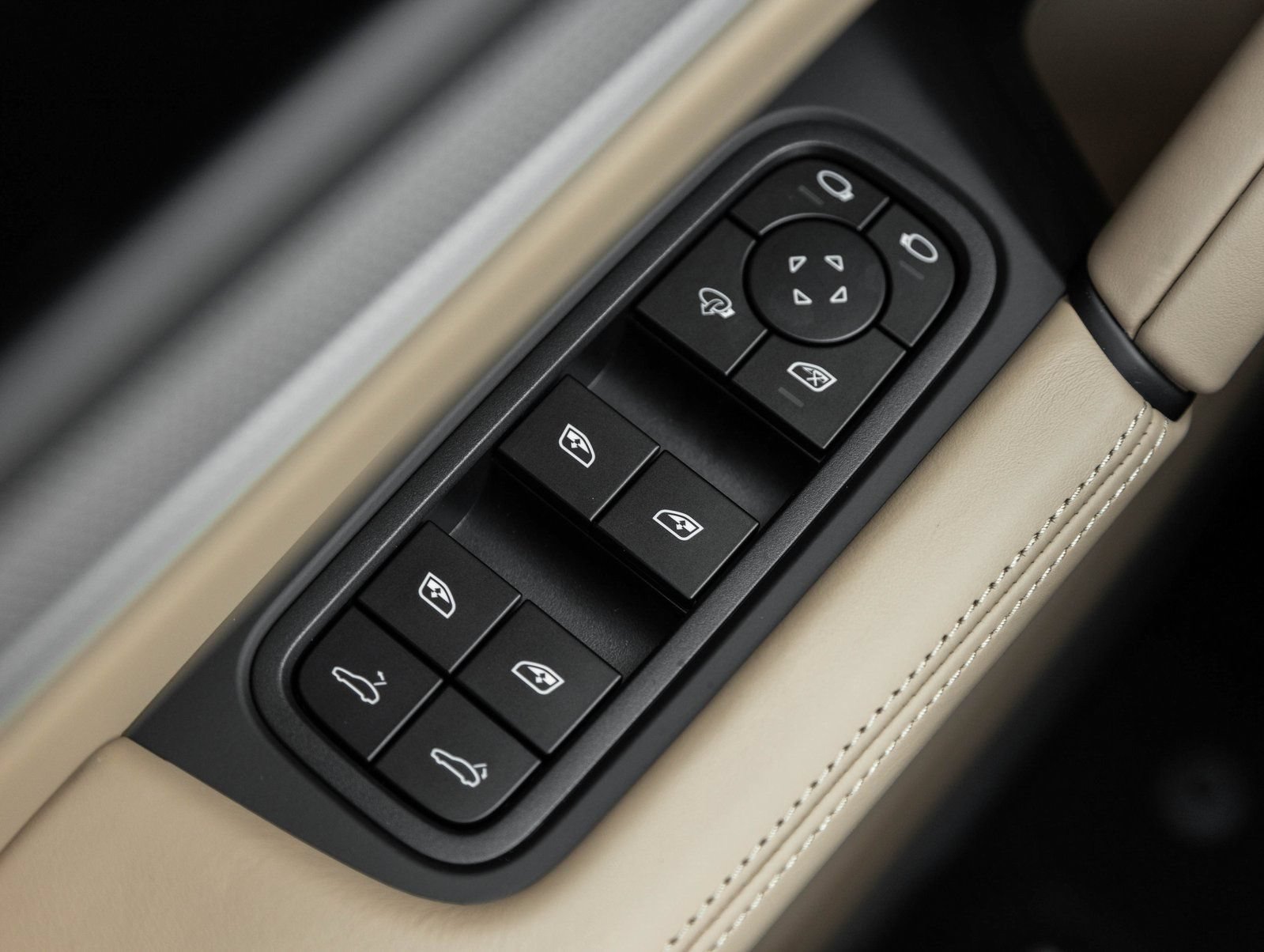 Certified 2026 Porsche Cayenne Coupe AWD/4WD image 20