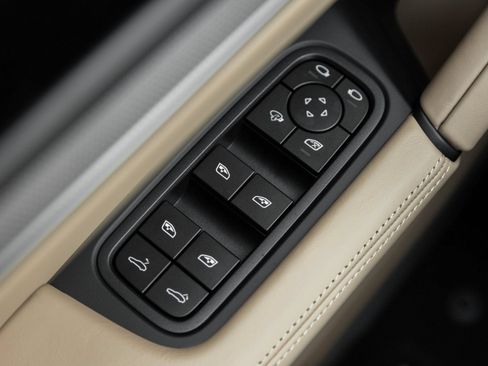 Certified 2026 Porsche Cayenne Coupe AWD/4WD image 20