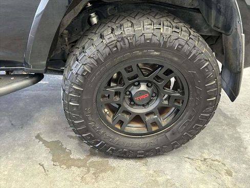 Certified 2019 Toyota 4Runner SR5 AWD/4WD image 12