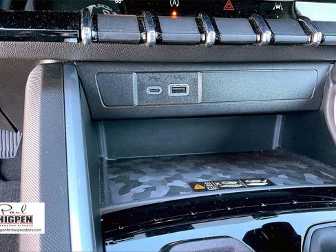 Used 2024 Chevrolet Colorado LT w/ LT Convenience Package III image 32