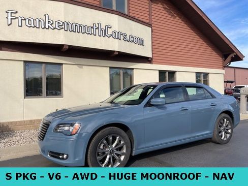 Used 2014 Chrysler 300 S image 1