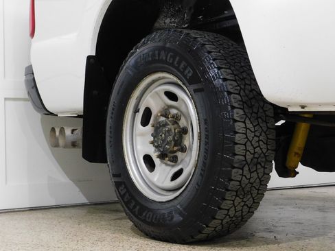 Used 2015 Ford F250 XL image 11