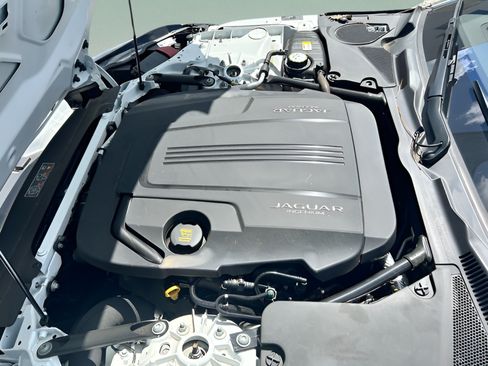 Used 2019 Jaguar F-TYPE Coupe RWD image 26