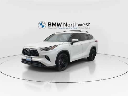 Used 2022 Toyota Highlander Limited AWD/4WD image 9