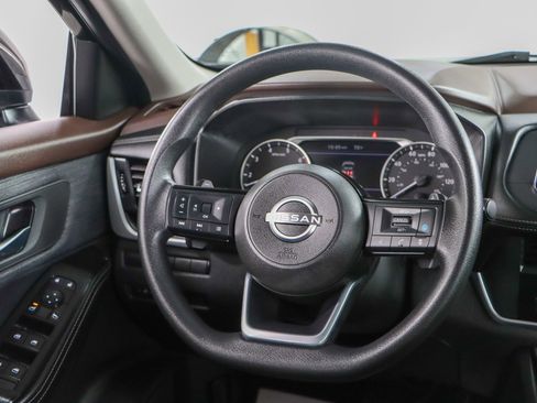 Used 2023 Nissan Rogue SV image 12