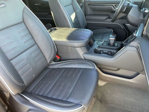 Used 2024 GMC Sierra 1500 AT4X image 28