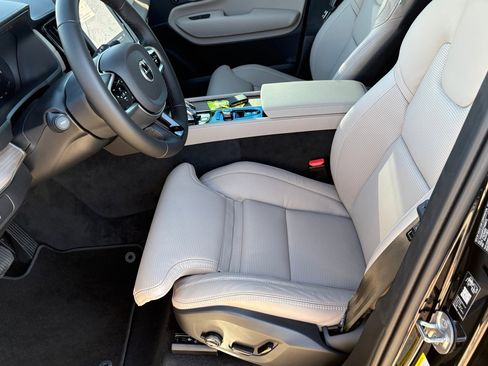 New 2026 Volvo XC90 B5 Ultra w/ Lounge Package image 12