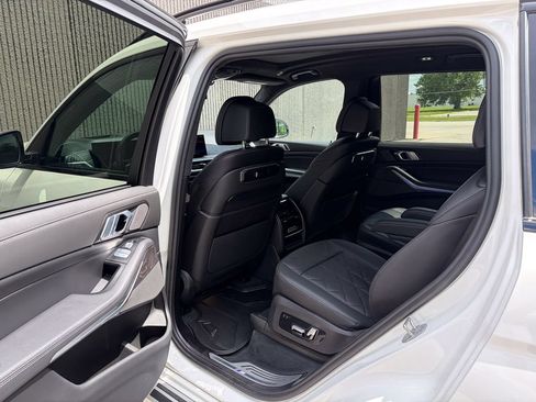 Used 2023 BMW X7 xDrive40i w/ M Sport Package AWD/4WD image 21