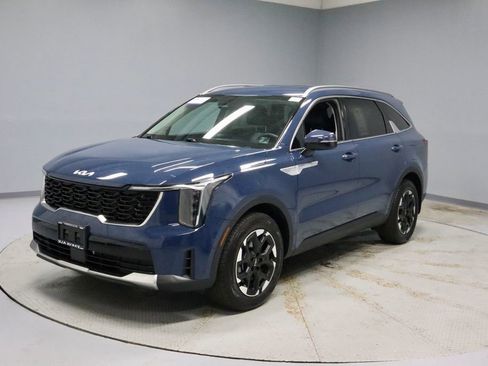 Used 2025 Kia Sorento S FWD image 8