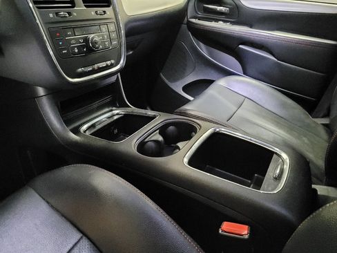 Used 2018 Dodge Grand Caravan GT FWD image 26