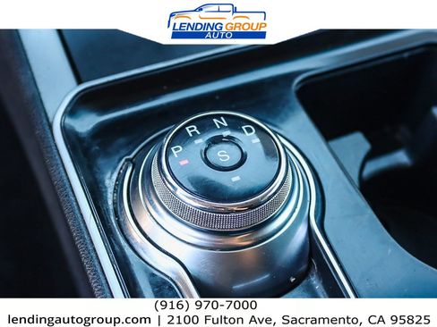 Used 2020 Ford Edge SEL image 17