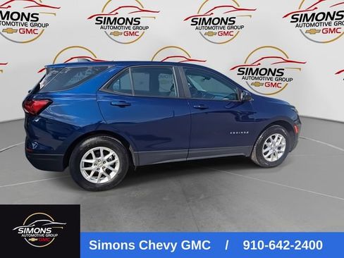 Used 2023 Chevrolet Equinox LS AWD/4WD image 10