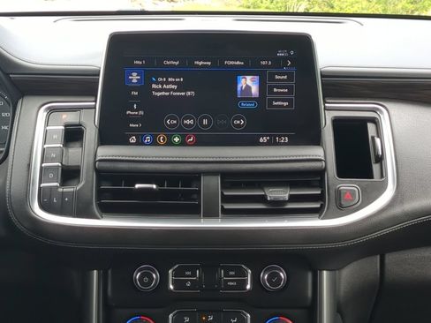 Used 2021 Chevrolet Tahoe Z71 w/ Z71 Signature Package AWD/4WD image 16