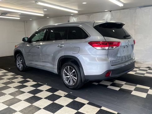 Used 2018 Toyota Highlander XLE AWD/4WD image 7