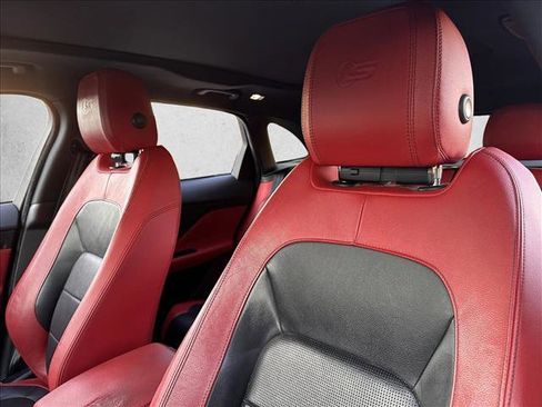 Used 2018 Jaguar F-PACE S image 10