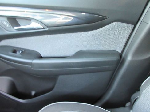 Certified 2025 Chevrolet TrailBlazer LT FWD image 32