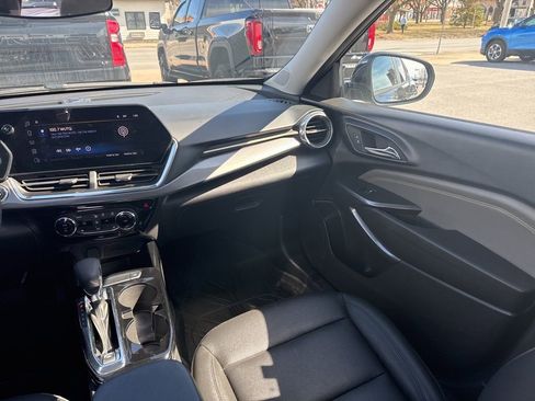 Used 2024 Chevrolet Trax ACTIV w/ Driver Confidence Package image 13