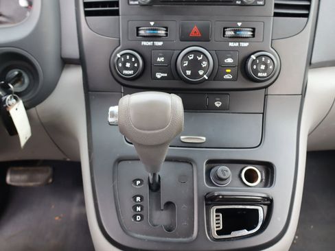 Used 2009 Kia Sedona LX w/ PWR Pkg image 19