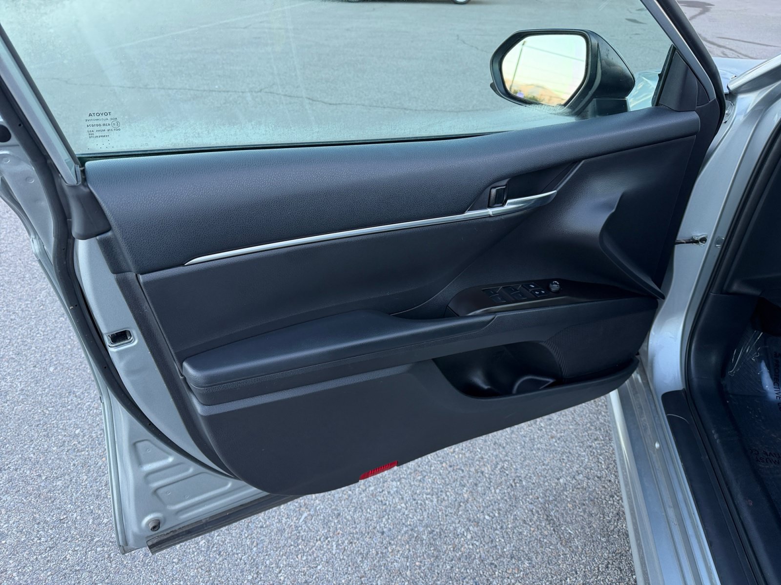 Used 2021 Toyota Camry SE w/ Carpet Mat Package (TMS) FWD image 19