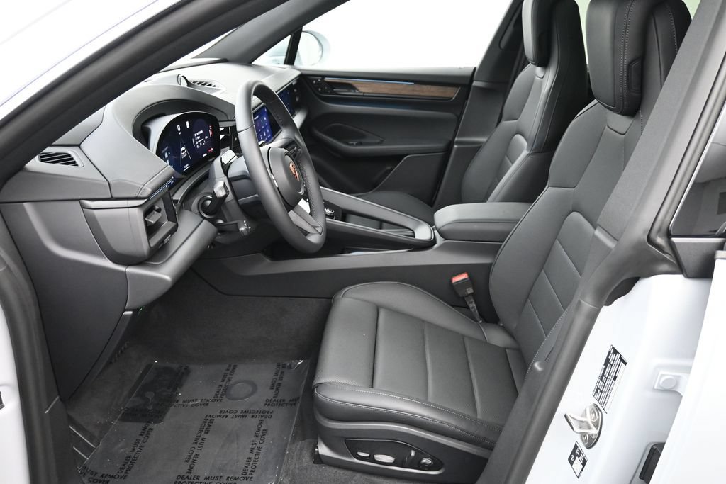 Certified 2026 Porsche Macan Electric RWD image 10
