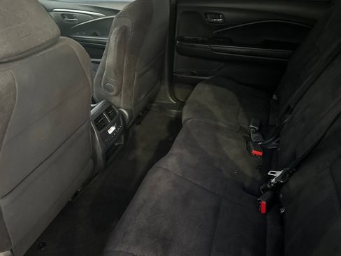 Used 2022 Honda Pilot Sport image 14