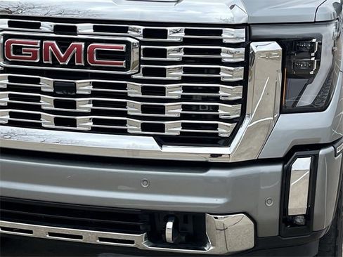 Used 2024 GMC Sierra 2500 Denali w/ Denali Reserve Package image 9