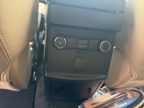 Used 2016 Ford Explorer XLT w/ Equipment Group 202A FWD image 19