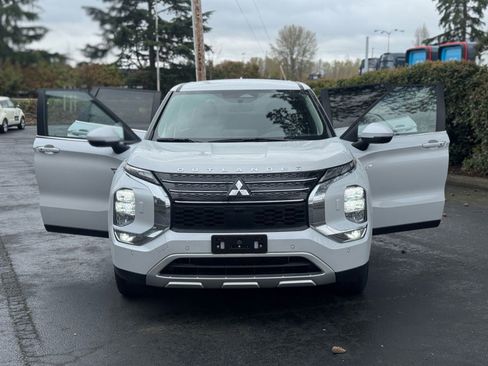 Used 2024 Mitsubishi Outlander 4WD Plug-In Hybrid image 24