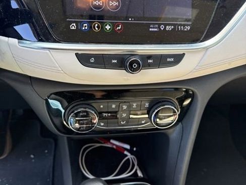 Used 2023 Buick Encore GX Essence w/ Experience Buick Package FWD image 6