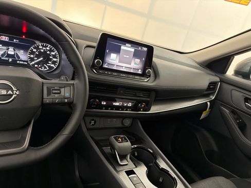 New 2026 Nissan Rogue SV FWD image 18