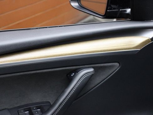 Used 2022 Tesla Model Y Performance image 22