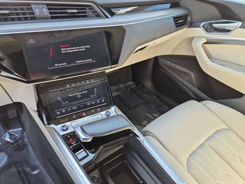 Certified 2021 Audi e-tron Prestige w/ Prestige Package image 23