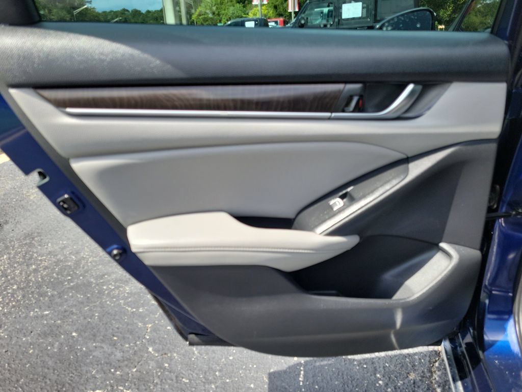 Used 2018 Honda Accord EX-L image 11
