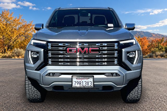 Used 2023 GMC Canyon Denali AWD/4WD image 2