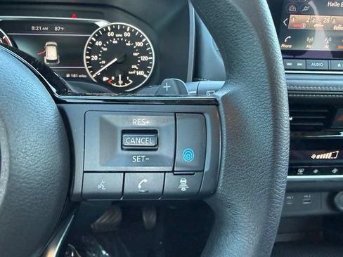 Used 2022 Nissan Rogue SV FWD image 19