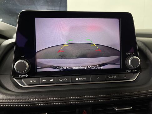 Used 2025 Nissan Rogue SV FWD image 23