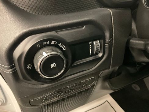 Used 2024 Jeep Wrangler Unlimited Rubicon AWD/4WD image 15