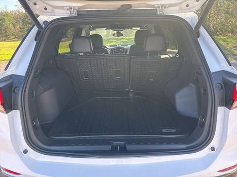 Used 2023 Chevrolet Equinox RS AWD/4WD image 11