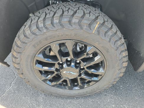 Used 2026 Chevrolet Silverado 2500 LTZ w/ LTZ Plus Package AWD/4WD image 47