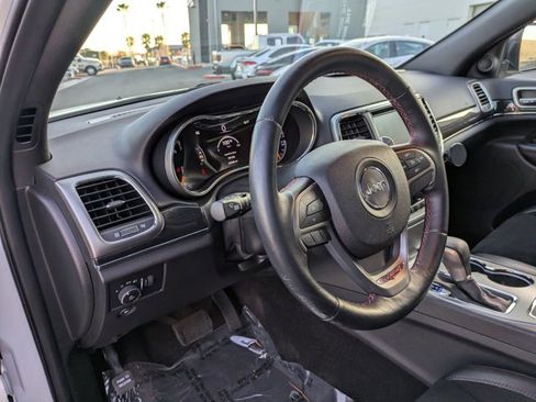 Used 2017 Jeep Grand Cherokee Trailhawk image 10