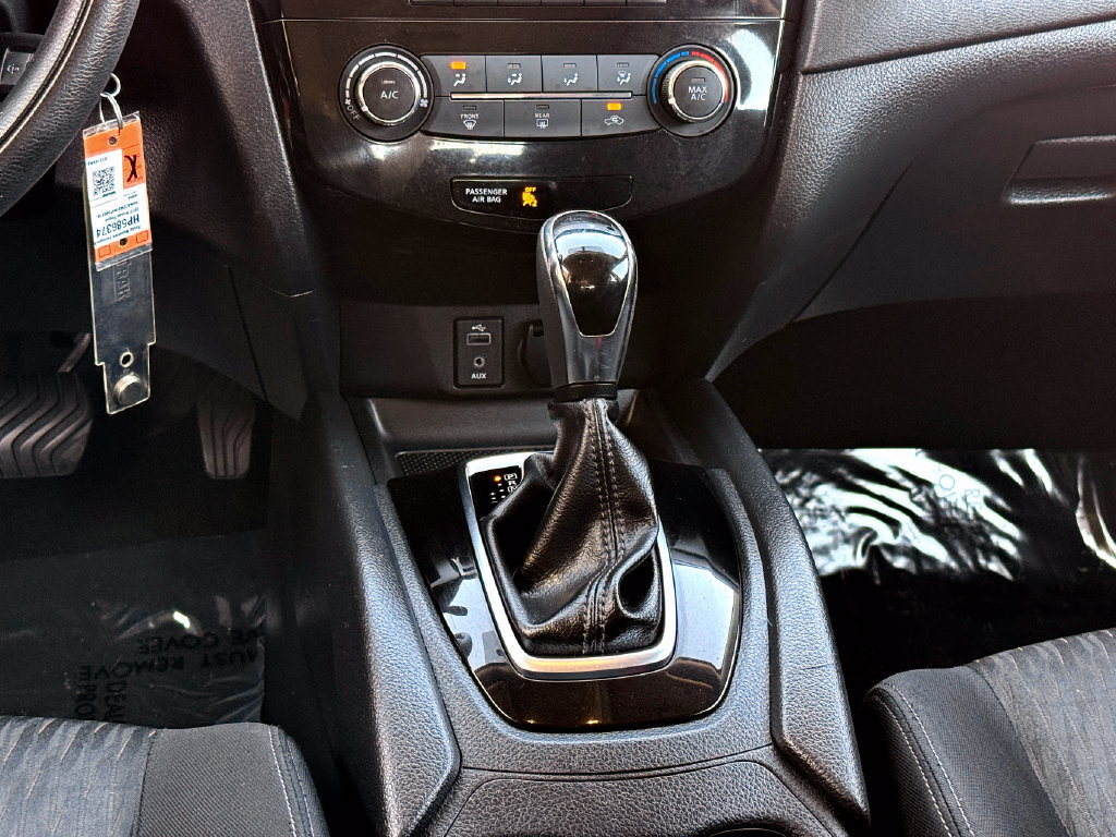 Used 2017 Nissan Rogue S AWD/4WD image 30