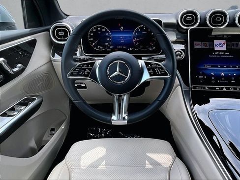 Certified 2025 Mercedes-Benz GLC 300 image 7