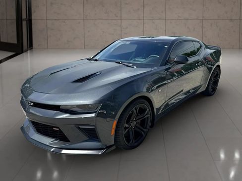 Used 2018 Chevrolet Camaro SS RWD image 7