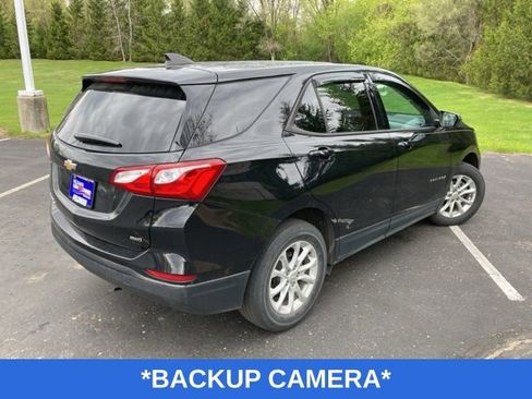 Used 2019 Chevrolet Equinox LS w/ LS Convenience Package AWD/4WD image 4