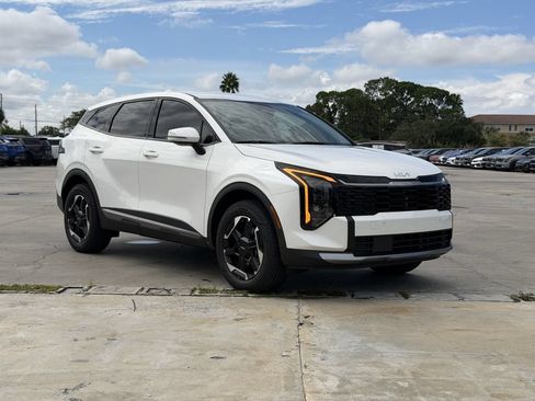Certified 2026 Kia Sportage S AWD/4WD image 2