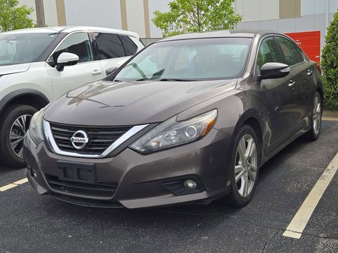 Used 2017 Nissan Altima 3.5 SL image 3